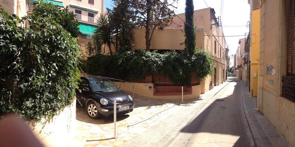 Beach Apartment Santissima Canet De Mar Bagian luar foto